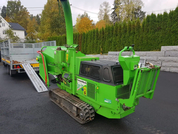 Flishugging av kvist og greiner på stedet, MR Trefelling